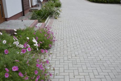 Stajne pre kone a jazdiareň